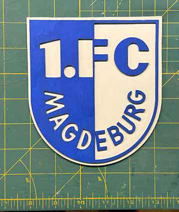 1. FC Magdeburg - Wappen lässt sich recht einfach basteln, da es aus nur zwei Farben besteht.